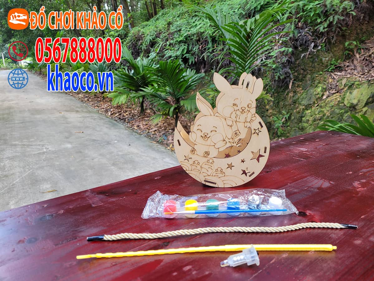 Lồng đèn gỗ tô màu